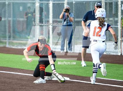 Thumbnail 2 in Sachse vs. Rockwall (UIL 6A Softball Bi-District) photogallery.