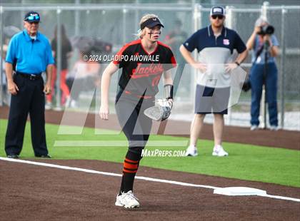 Thumbnail 3 in Sachse vs. Rockwall (UIL 6A Softball Bi-District) photogallery.