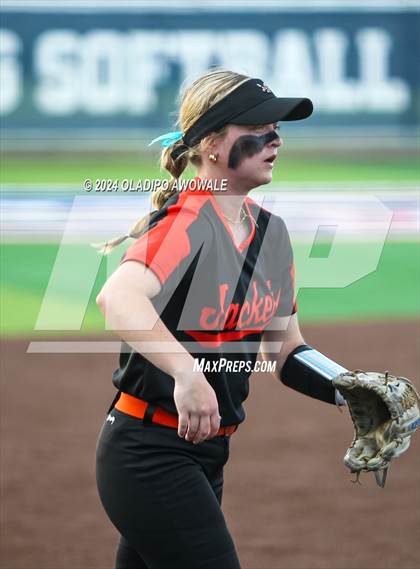 Thumbnail 3 in Sachse vs. Rockwall (UIL 6A Softball Bi-District) photogallery.