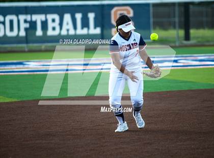 Thumbnail 3 in Sachse vs. Rockwall (UIL 6A Softball Bi-District) photogallery.
