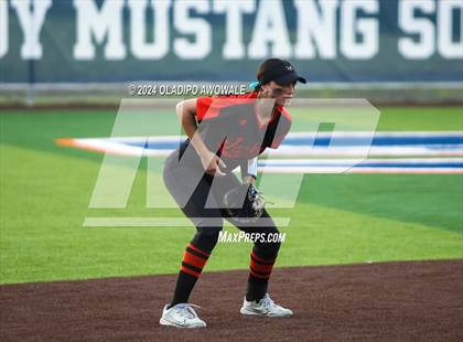 Thumbnail 2 in Sachse vs. Rockwall (UIL 6A Softball Bi-District) photogallery.
