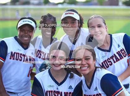 Thumbnail 2 in Sachse vs. Rockwall (UIL 6A Softball Bi-District) photogallery.