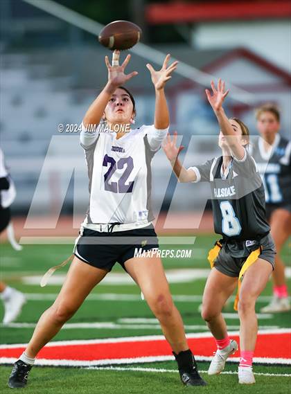 Thumbnail 3 in Hillsdale vs. Sequoia photogallery.