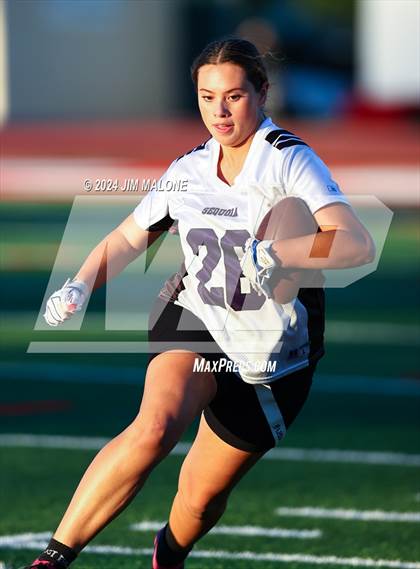 Thumbnail 1 in Hillsdale vs. Sequoia photogallery.