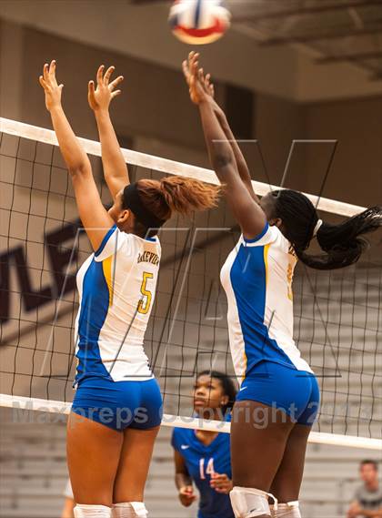 Thumbnail 2 in Lakeview Centennial vs South Garland (Garland ISD Tournament) photogallery.