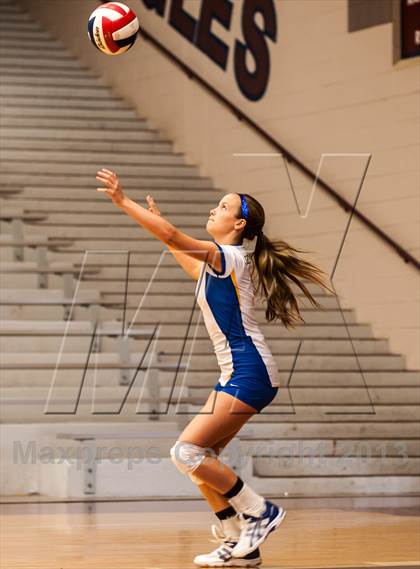Thumbnail 3 in Lakeview Centennial vs South Garland (Garland ISD Tournament) photogallery.