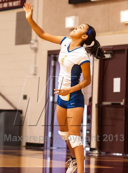 Thumbnail 2 in Lakeview Centennial vs South Garland (Garland ISD Tournament) photogallery.