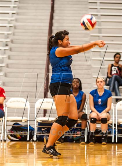 Thumbnail 2 in Lakeview Centennial vs South Garland (Garland ISD Tournament) photogallery.