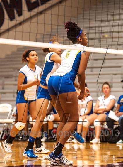 Thumbnail 3 in Lakeview Centennial vs South Garland (Garland ISD Tournament) photogallery.