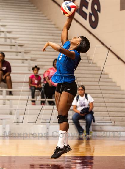 Thumbnail 1 in Lakeview Centennial vs South Garland (Garland ISD Tournament) photogallery.