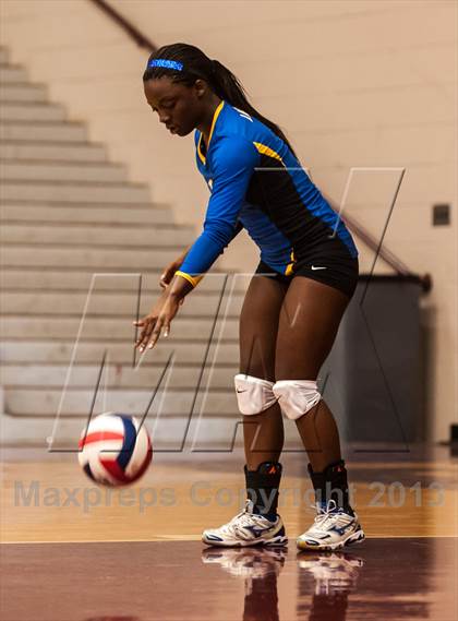 Thumbnail 3 in Lakeview Centennial vs South Garland (Garland ISD Tournament) photogallery.