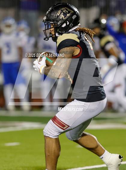 Thumbnail 1 in La Habra vs Oaks Christian (CIF SS D4 Semifinal) photogallery.