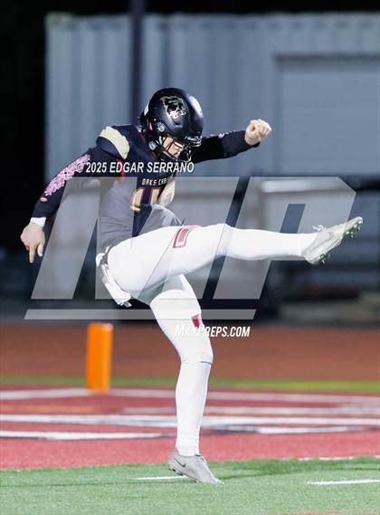 Thumbnail 1 in La Habra vs Oaks Christian (CIF SS D4 Semifinal) photogallery.