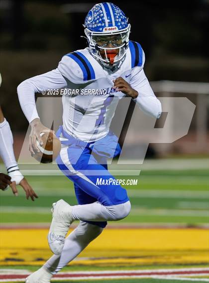 Thumbnail 1 in La Habra vs Oaks Christian (CIF SS D4 Semifinal) photogallery.