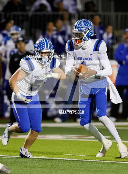 Thumbnail 1 in La Habra vs Oaks Christian (CIF SS D4 Semifinal) photogallery.