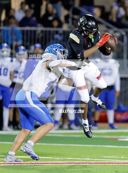 Thumbnail 1 in La Habra vs Oaks Christian (CIF SS D4 Semifinal) photogallery.