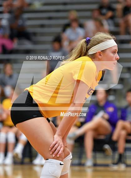 Thumbnail 2 in Carthage vs Richardson (Garland ISD Tournament) photogallery.