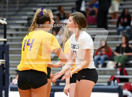 Thumbnail 1 in Carthage vs Richardson (Garland ISD Tournament) photogallery.