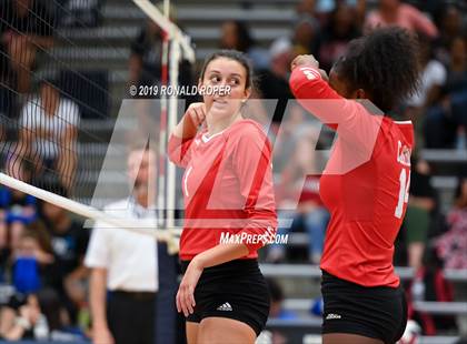 Thumbnail 1 in Carthage vs Richardson (Garland ISD Tournament) photogallery.