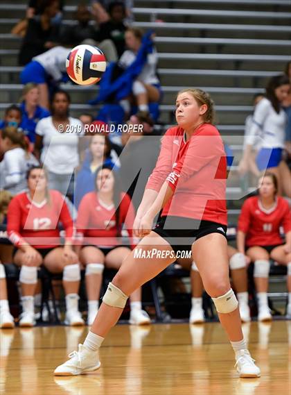 Thumbnail 2 in Carthage vs Richardson (Garland ISD Tournament) photogallery.