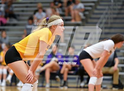 Thumbnail 1 in Carthage vs Richardson (Garland ISD Tournament) photogallery.