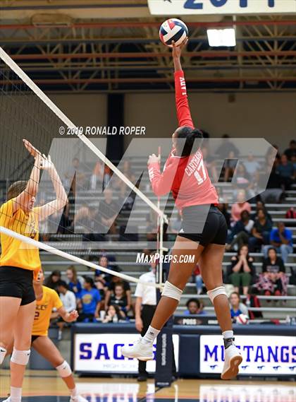 Thumbnail 2 in Carthage vs Richardson (Garland ISD Tournament) photogallery.