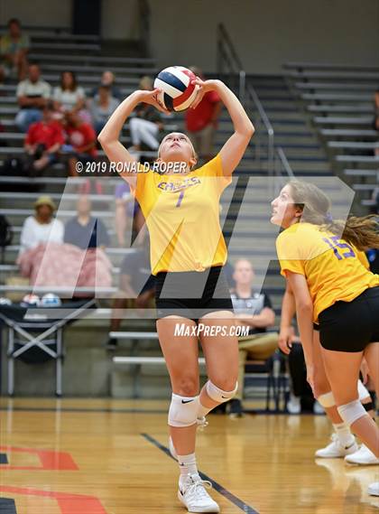 Thumbnail 3 in Carthage vs Richardson (Garland ISD Tournament) photogallery.
