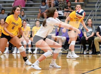 Thumbnail 3 in Carthage vs Richardson (Garland ISD Tournament) photogallery.