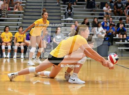 Thumbnail 3 in Carthage vs Richardson (Garland ISD Tournament) photogallery.
