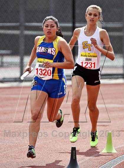 Thumbnail 2 in Arcadia Invitational (Distance Medley) photogallery.