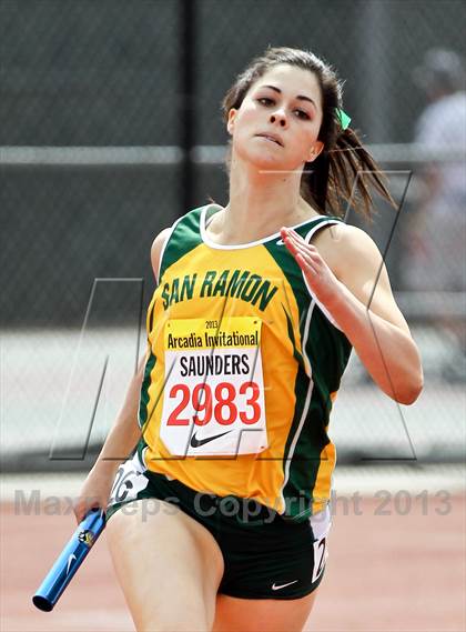 Thumbnail 3 in Arcadia Invitational (Distance Medley) photogallery.