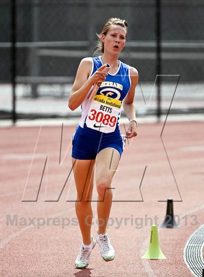 Thumbnail 3 in Arcadia Invitational (Distance Medley) photogallery.