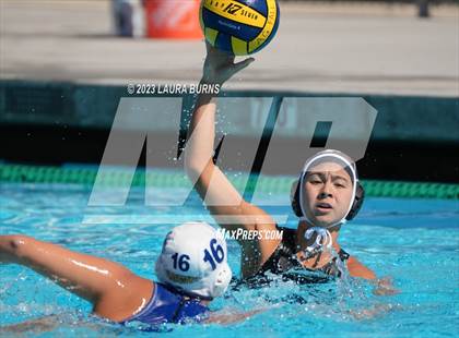 Thumbnail 2 in Saint Francis vs Arroyo Grande (Arroyo Grande Fall Classic) photogallery.