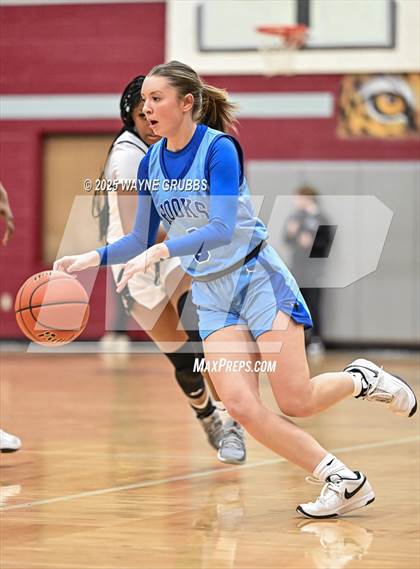Thumbnail 1 in Hooks @ Liberty-Eylau photogallery.