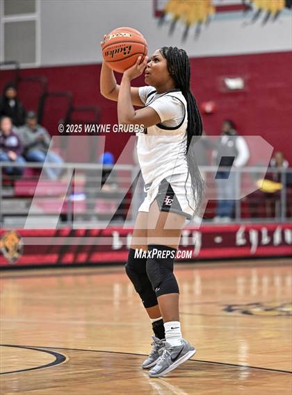 Thumbnail 1 in Hooks @ Liberty-Eylau photogallery.