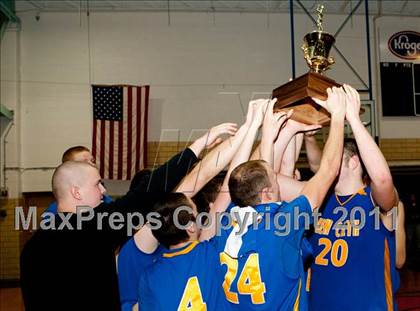 Thumbnail 3 in Holy Cross vs Newport Central Catholic (Regional All A Championship) photogallery.