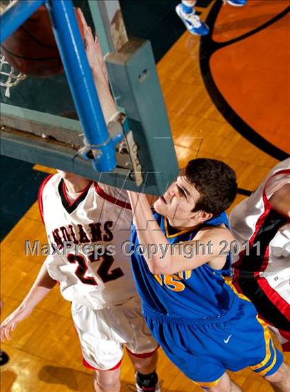 Thumbnail 1 in Holy Cross vs Newport Central Catholic (Regional All A Championship) photogallery.