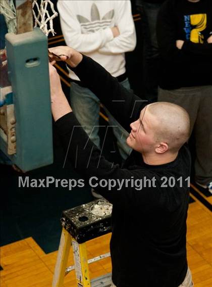 Thumbnail 2 in Holy Cross vs Newport Central Catholic (Regional All A Championship) photogallery.