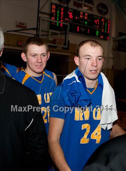 Thumbnail 3 in Holy Cross vs Newport Central Catholic (Regional All A Championship) photogallery.