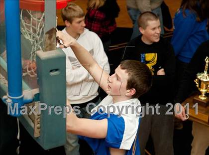 Thumbnail 3 in Holy Cross vs Newport Central Catholic (Regional All A Championship) photogallery.