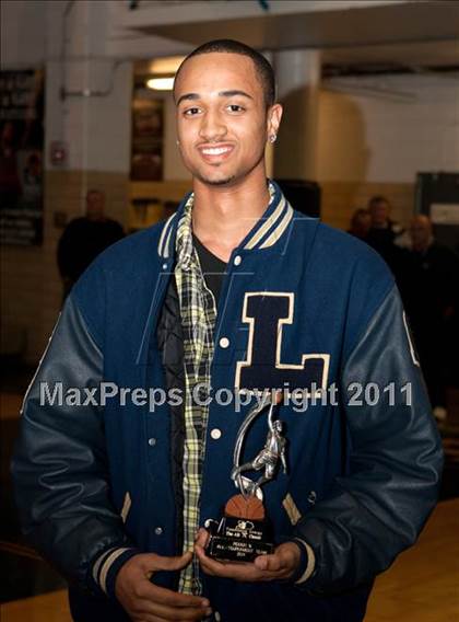 Thumbnail 3 in Holy Cross vs Newport Central Catholic (Regional All A Championship) photogallery.