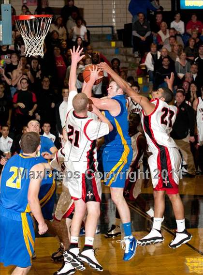 Thumbnail 1 in Holy Cross vs Newport Central Catholic (Regional All A Championship) photogallery.