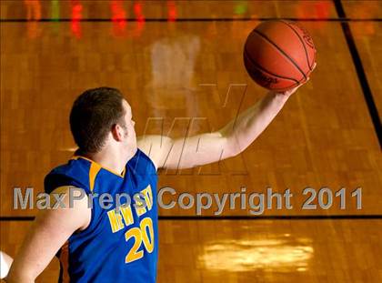 Thumbnail 3 in Holy Cross vs Newport Central Catholic (Regional All A Championship) photogallery.