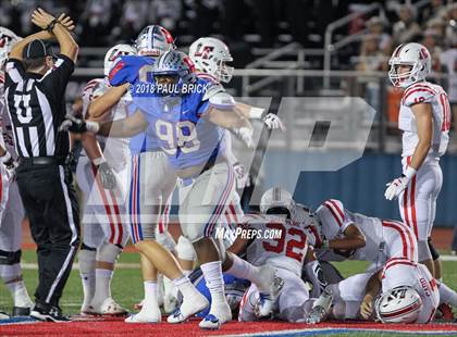 Thumbnail 3 in Westlake vs Lake Travis photogallery.