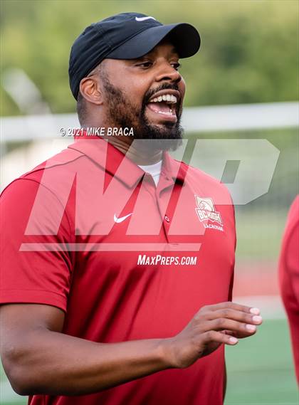 Thumbnail 3 in Boston College High vs. Franklin (MIAA South Division 1 Final) photogallery.