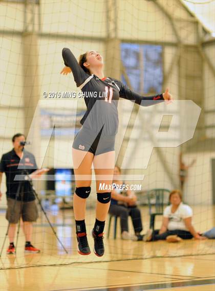 Thumbnail 1 in Santa Margarita vs. Mater Dei (Nike California Challenge Tournament) photogallery.