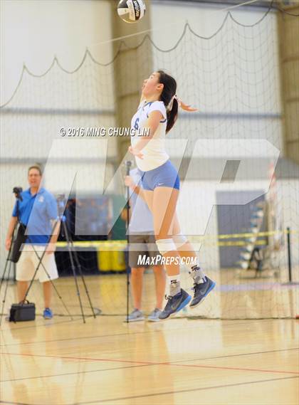 Thumbnail 3 in Santa Margarita vs. Mater Dei (Nike California Challenge Tournament) photogallery.