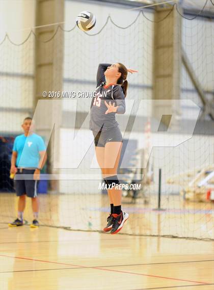 Thumbnail 2 in Santa Margarita vs. Mater Dei (Nike California Challenge Tournament) photogallery.