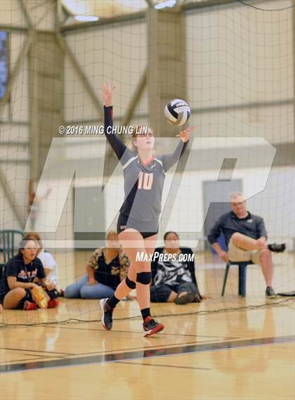 Thumbnail 3 in Santa Margarita vs. Mater Dei (Nike California Challenge Tournament) photogallery.