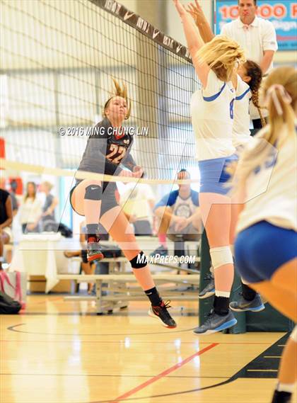 Thumbnail 2 in Santa Margarita vs. Mater Dei (Nike California Challenge Tournament) photogallery.